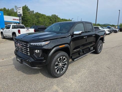 New 2026 GMC Canyon Denali w/ LPO, Black Badging Package AWD/4WD image 3