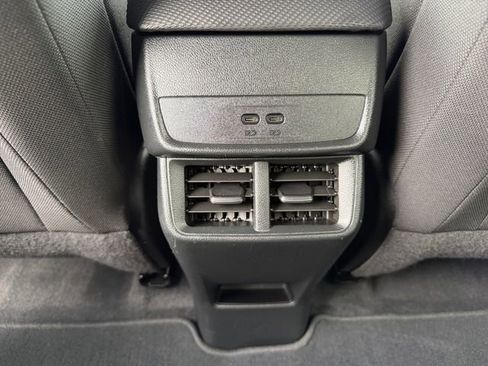 Used 2025 Chevrolet Equinox LT image 29