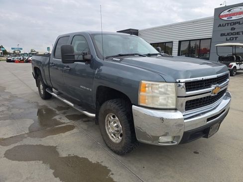 Used 2009 Chevrolet Silverado 2500 LT w/ Exterior Plus Package image 2