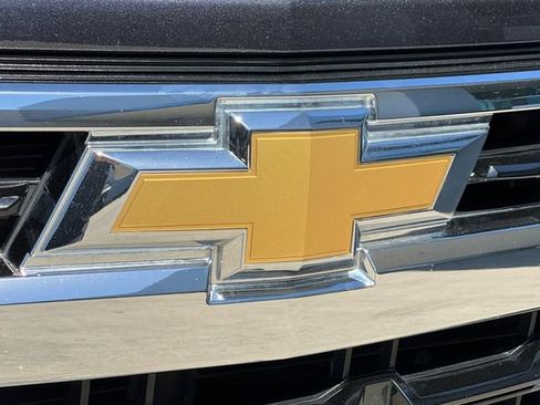 Used 2022 Chevrolet Silverado 1500 LT AWD/4WD image 38