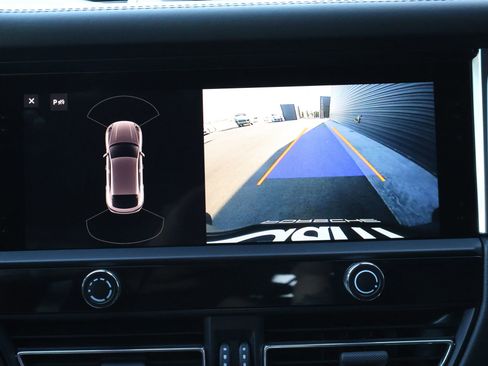 Certified 2023 Porsche Macan Turbo image 20