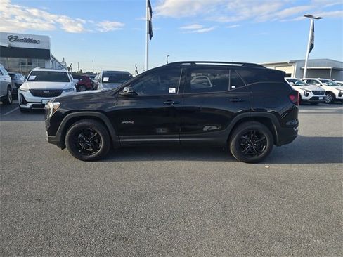 Used 2022 GMC Terrain AT4 w/ Tech Package image 8