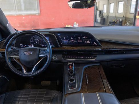 Used 2022 Cadillac Escalade Sport Platinum w/ LPO, ONYX Package AWD/4WD image 31