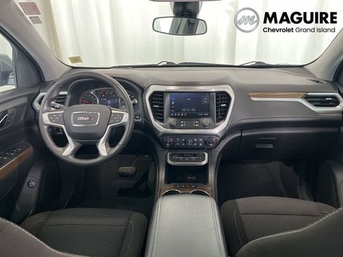 Used 2023 GMC Acadia SLE w/ Driver Convenience Package image 9