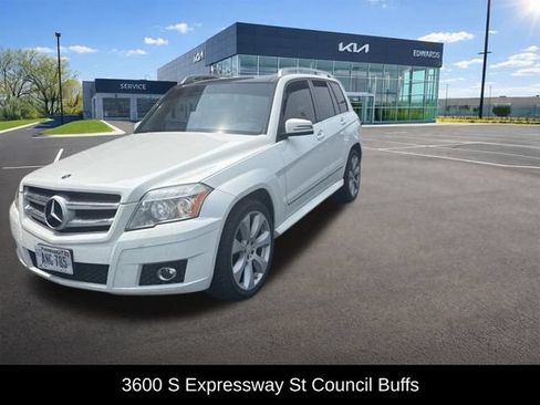 Used 2010 Mercedes-Benz GLK 350 4MATIC image 2