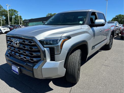 Used 2024 Toyota Tundra Platinum AWD/4WD image 5