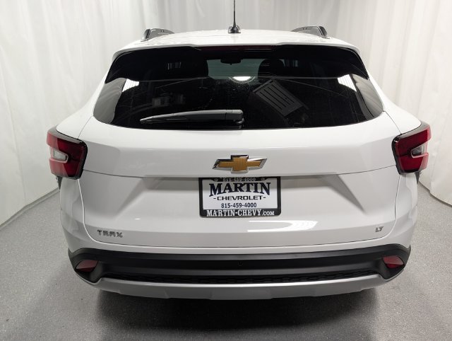 New 2026 Chevrolet Trax LT w/ Sunroof Package FWD image 4