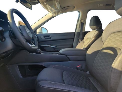 New 2025 Nissan Pathfinder SV AWD/4WD image 12