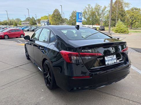 Used 2023 Honda Civic Sport image 4
