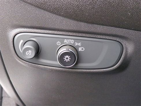 Certified 2023 Chevrolet Equinox LS image 18