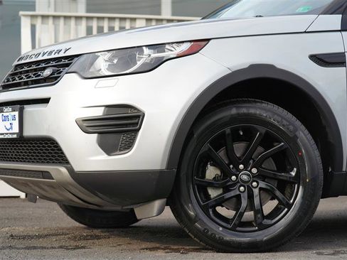 Used 2019 Land Rover Discovery Sport SE image 12