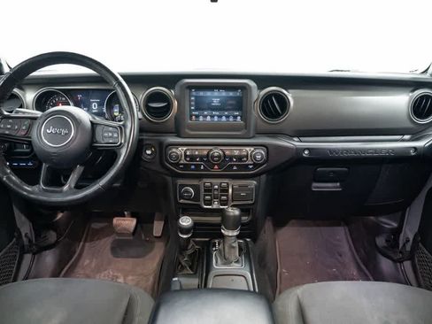 Used 2023 Jeep Wrangler Unlimited w/ Cold Weather Group AWD/4WD image 9