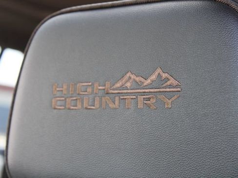 Used 2021 Chevrolet Suburban High Country RWD image 47