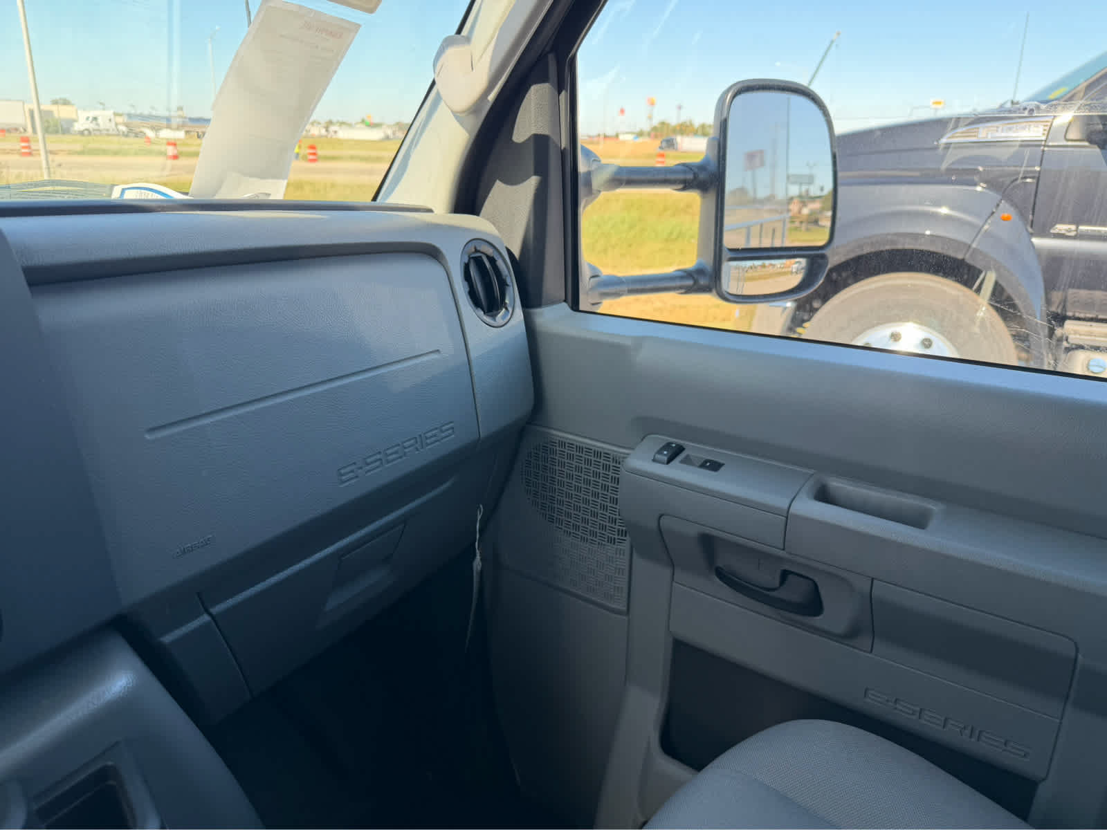New 2027 Ford E-350 and Econoline 350 Super Duty w/ Power Equipment Group RWD image 28