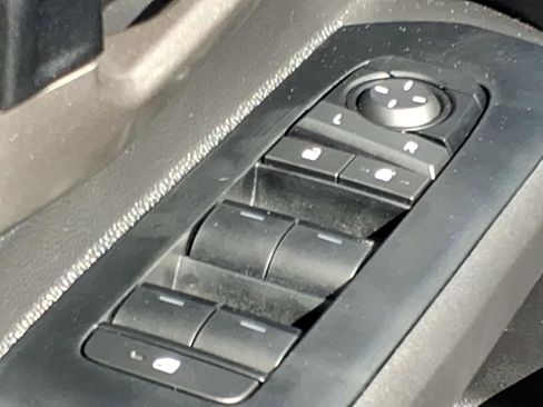 Certified 2025 Toyota Tacoma TRD Off-Road AWD/4WD image 14