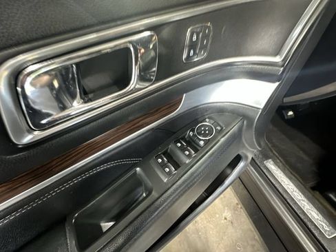 Used 2017 Ford Explorer Limited AWD/4WD image 19