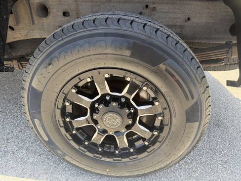 Used 2009 Chevrolet Silverado 2500 LTZ w/ Safety Package AWD/4WD image 34