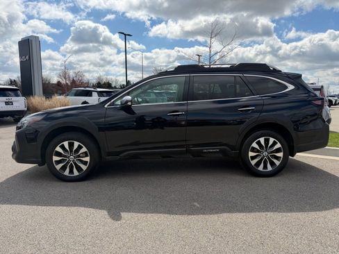 Used 2023 Subaru Outback Touring XT AWD/4WD image 3
