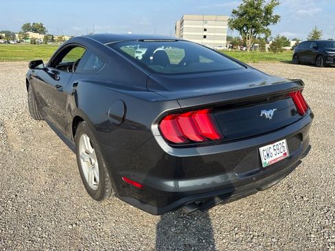 Used 2018 Ford Mustang Coupe RWD image 6