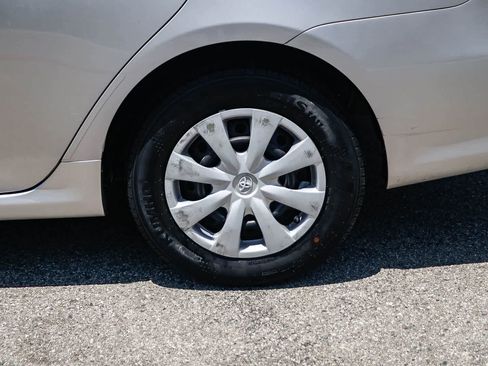 Used 2013 Toyota Corolla L FWD image 8