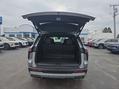 New 2026 Chevrolet Traverse LT w/ Sun and Wheel Package image 7