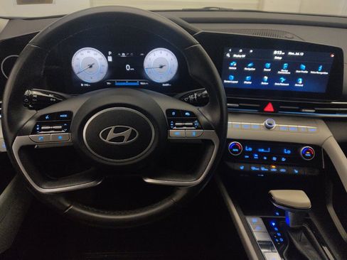 Used 2025 Hyundai Elantra Limited FWD image 22