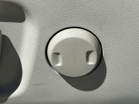 Used 2017 Toyota Highlander XLE image 28