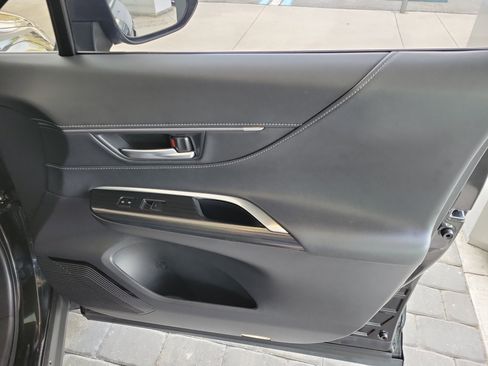 Certified 2023 Toyota Venza Nightshade image 29