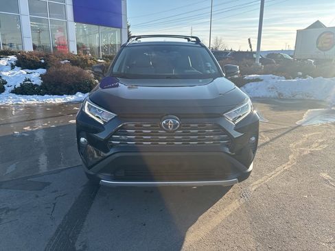 Used 2020 Toyota RAV4 Limited image 2