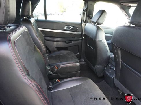 Used 2018 Ford Explorer XLT AWD/4WD image 43