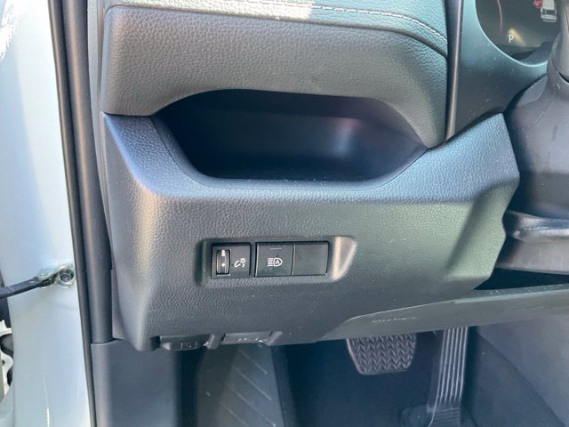 Used 2025 Toyota RAV4 XLE AWD/4WD image 9