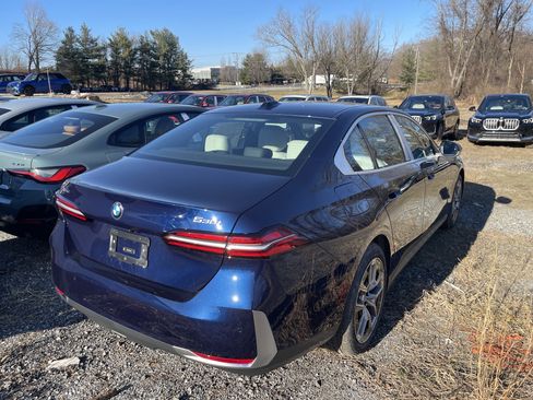 New 2026 BMW 530i xDrive w/ Premium Package image 3