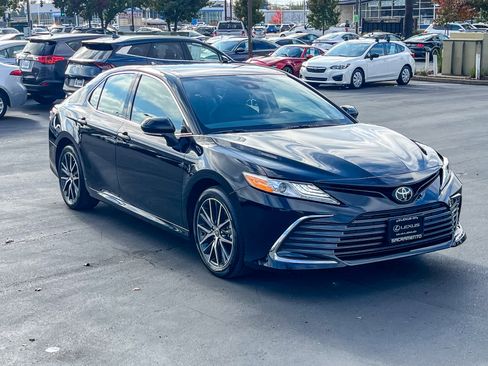 Used 2024 Toyota Camry XLE image 5