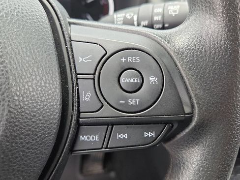 Used 2024 Toyota RAV4 XLE FWD image 23