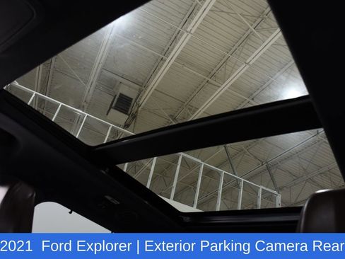 Used 2021 Ford Explorer Platinum w/ Equipment Group 601A AWD/4WD image 25