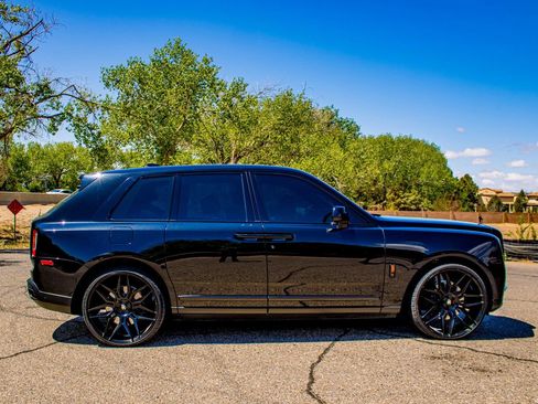 Used 2022 Rolls-Royce Cullinan w/ Dynamic Package image 59