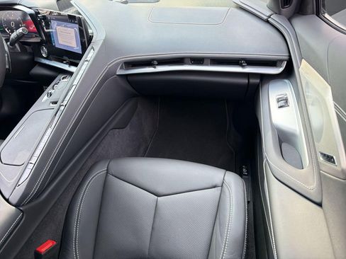 Used 2024 Chevrolet Corvette Stingray Preferred Cpe w/ Z51 Performance Package RWD image 28