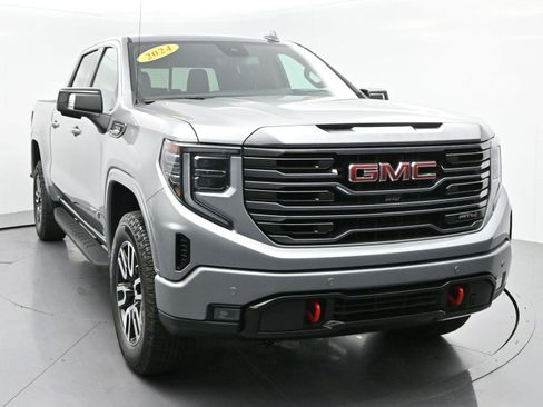 Used 2024 GMC Sierra 1500 AT4 w/ Technology Package AWD/4WD image 2