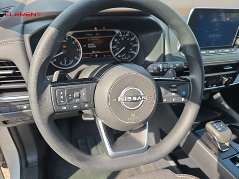 Used 2023 Nissan Rogue SV AWD/4WD image 11