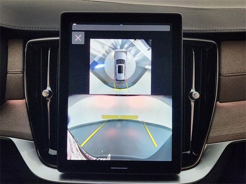 New 2026 Volvo XC90 T8 Ultra w/ Protection Package Premier image 18