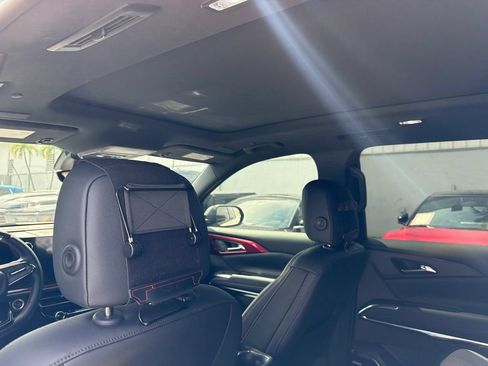 Used 2024 Chevrolet Traverse RS FWD image 11