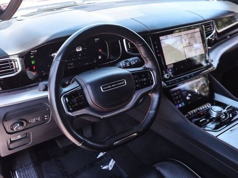 Used 2022 Jeep Grand Wagoneer Series III w/ Flexible Seating Group AWD/4WD image 75