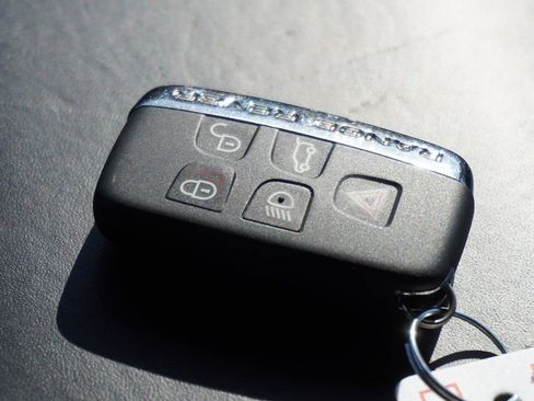 Used 2016 Land Rover Range Rover Supercharged image 28