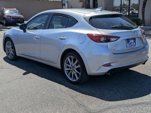 Used 2018 MAZDA MAZDA3 Touring FWD image 4