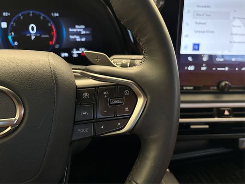 Used 2025 Lexus RX 350 FWD w/ Technology Package image 27