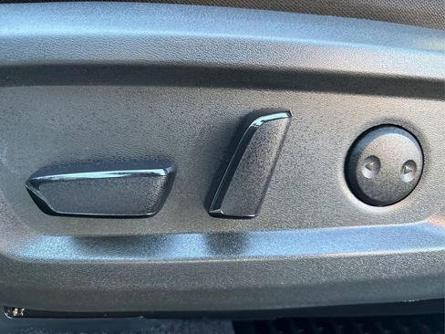 Used 2023 Nissan Rogue SV image 35