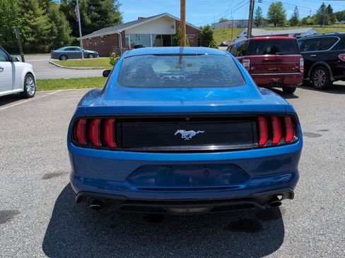 Used 2018 Ford Mustang Coupe RWD image 4