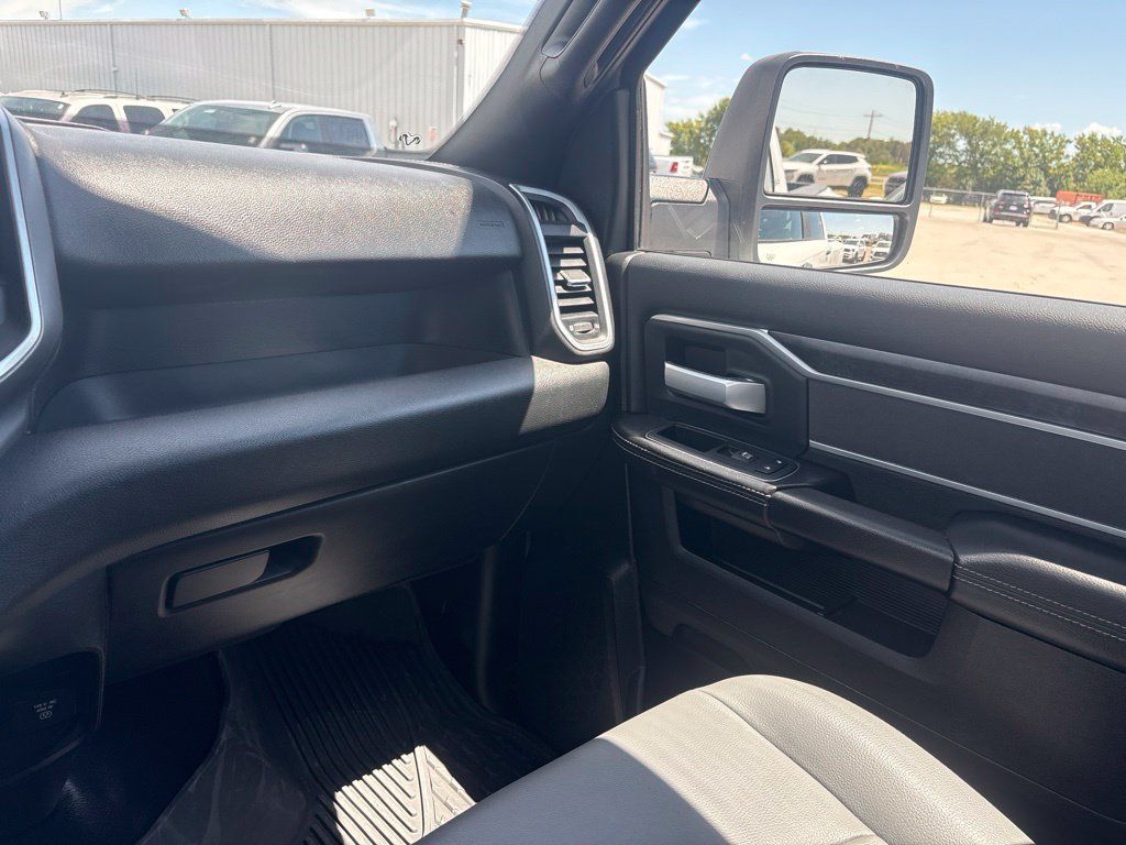 Used 2024 RAM 3500 Big Horn w/ Protection Group AWD/4WD image 5