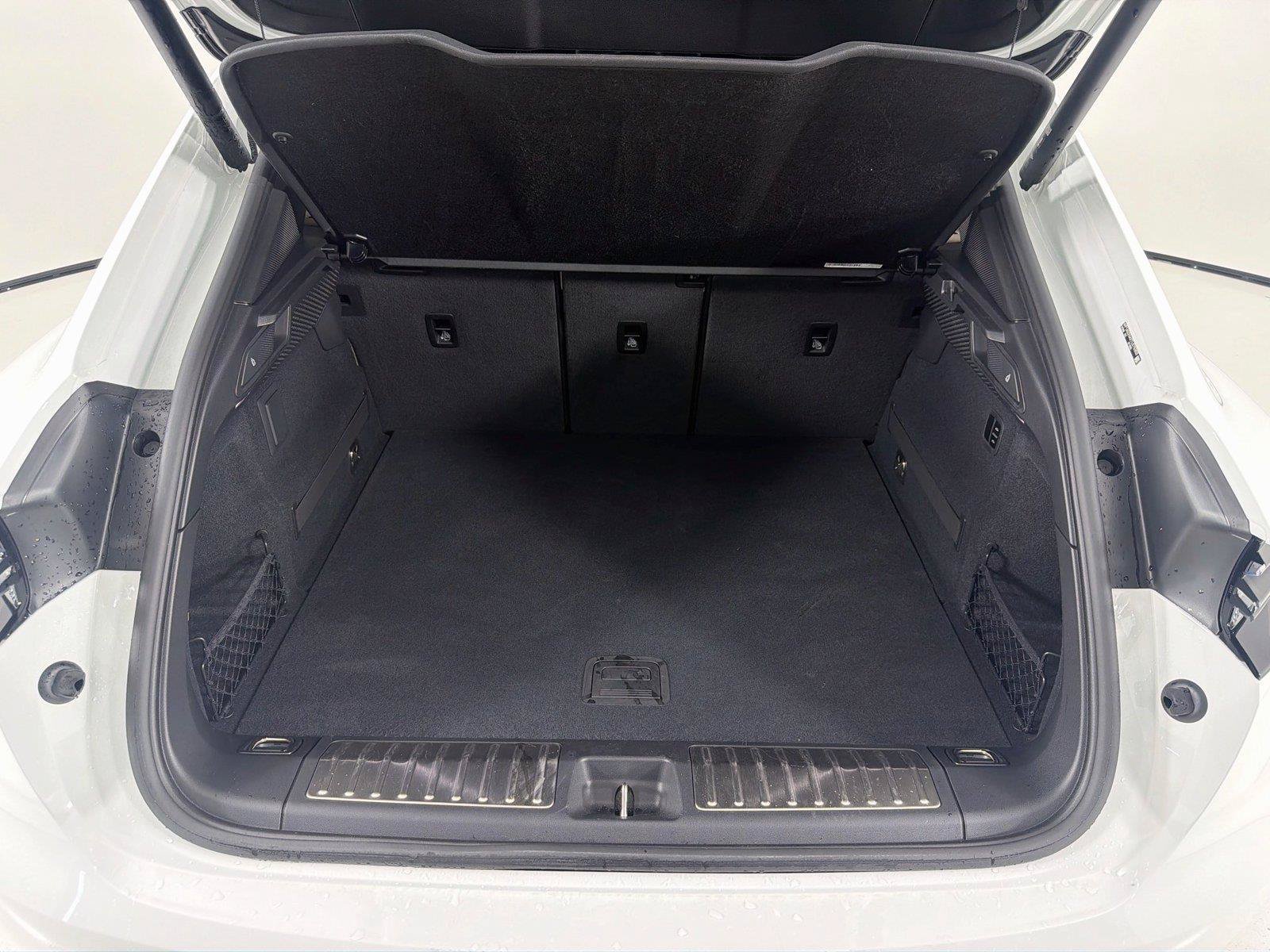 Certified 2026 Porsche Macan Electric RWD image 22