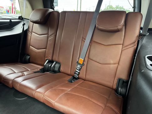 Used 2015 Cadillac Escalade Premium image 26